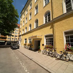 https://carlton-astoria.getmunichhotels.com